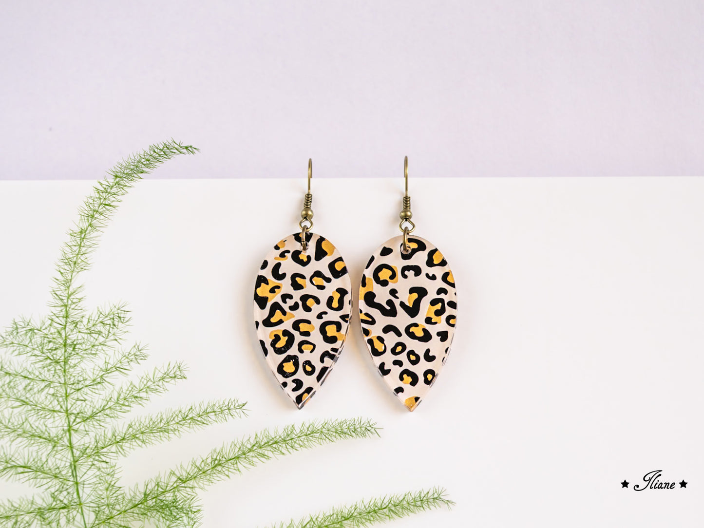 Leo Collection - Hellbeige - Acryl-Ohrringe