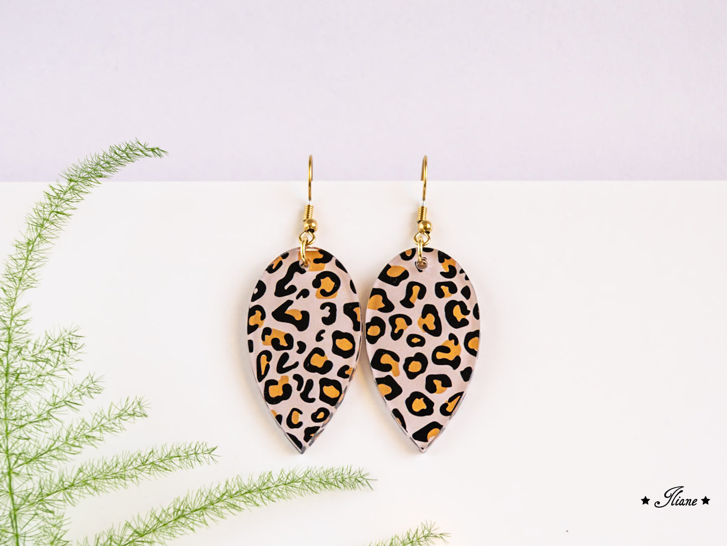 Leo Collection - Beige - Acryl-Ohrringe
