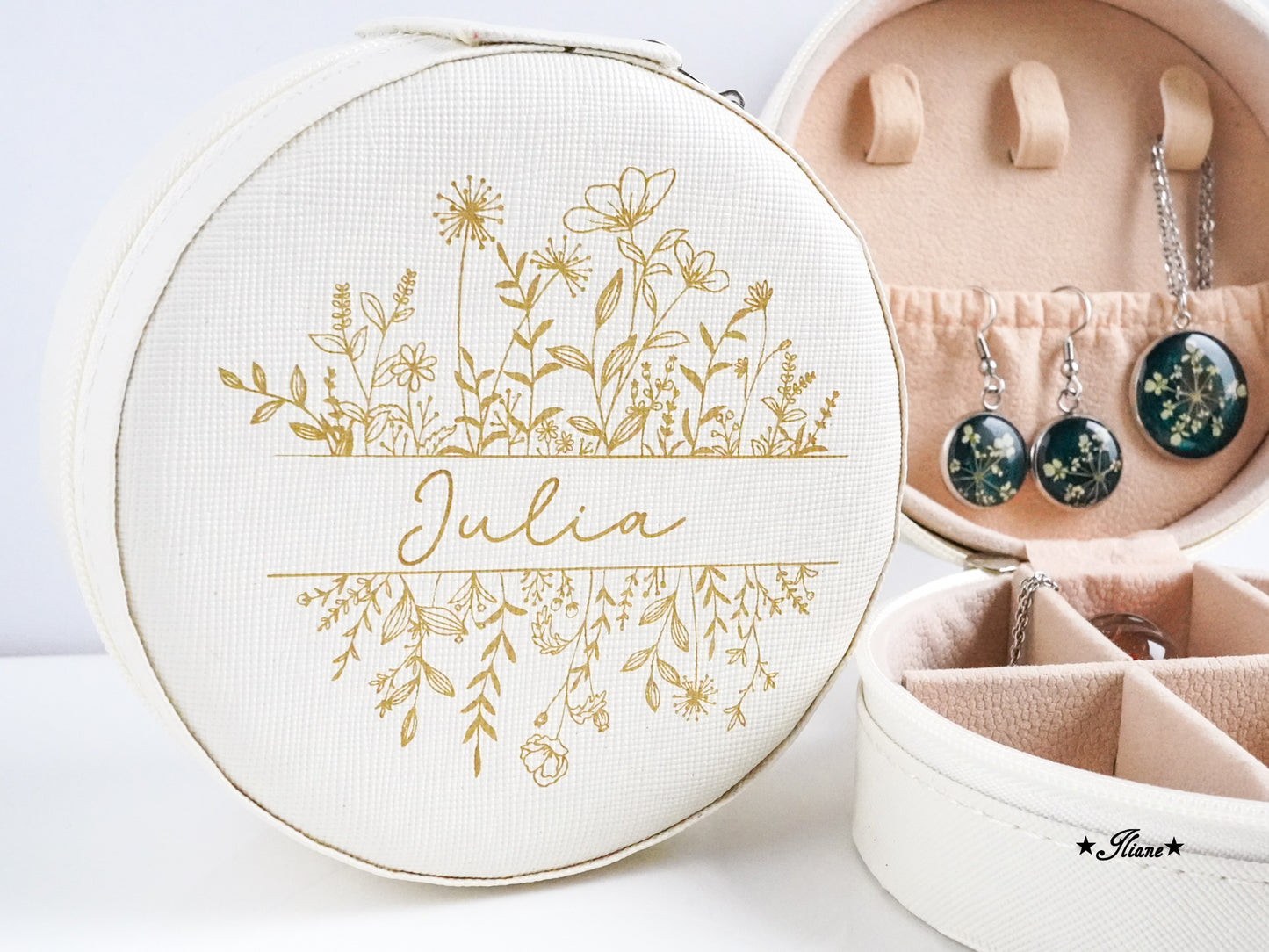 Personalisiertes Schmuckkästchen graviert mit Blumenwiese und Namen