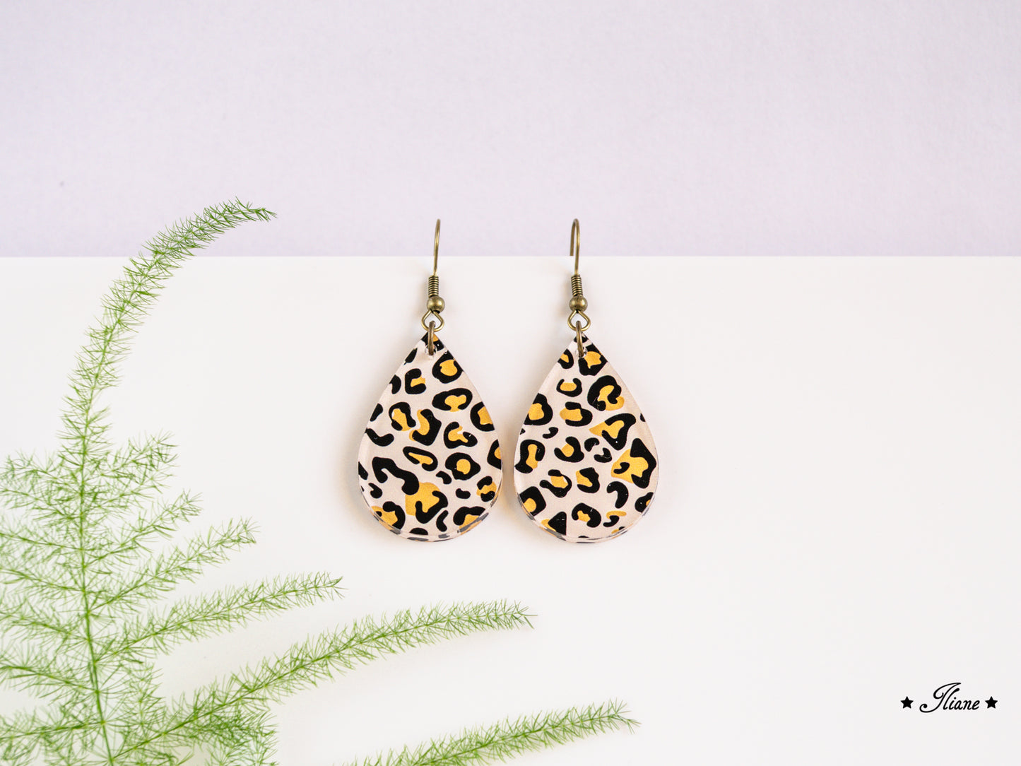 Leo Collection - Hellbeige - Acryl-Ohrringe