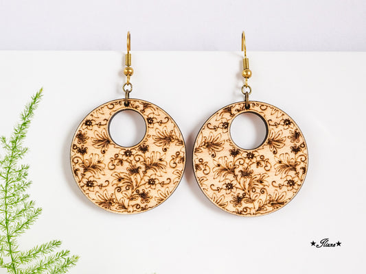 Holzohrringe Boho mit Blumengravur
